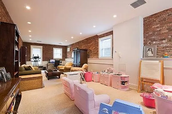 Sold by Corcoran | media 8