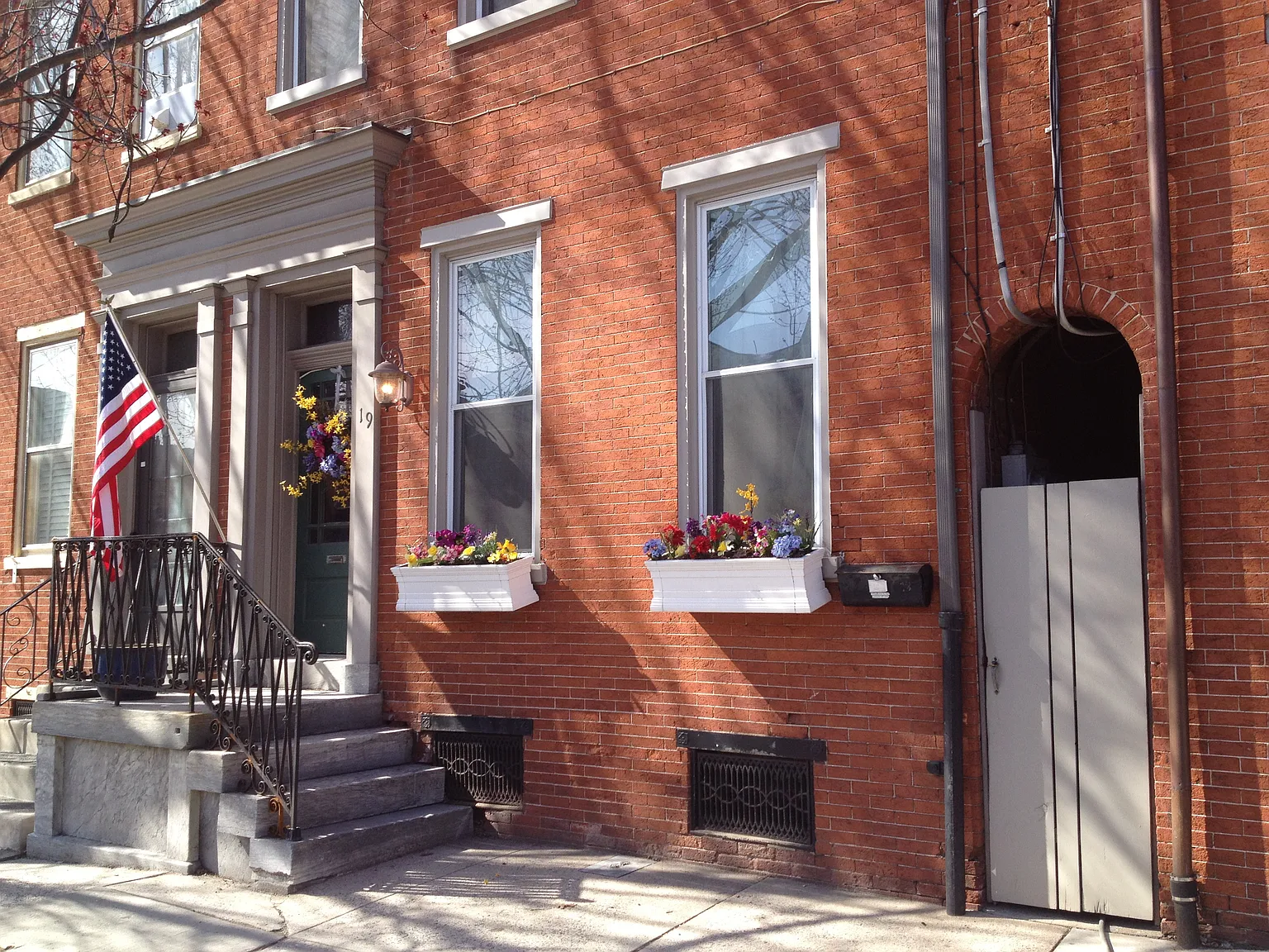 3 bed, $2,200 — Photo 1