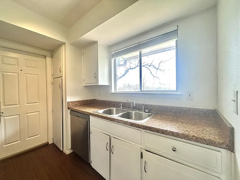 4807 Copperbend Blvd — Photo 5