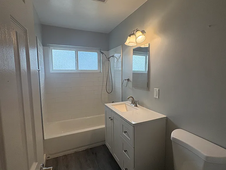 658 Scott Pl #6 — Photo 7