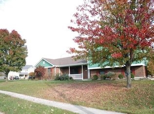 402 Pauly Dr, Clayton, OH 45315