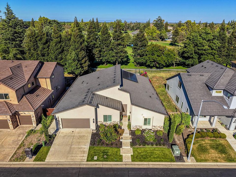 1st image of 10886 Saint Moritz Cir