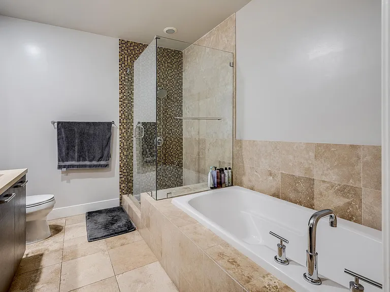 1411 N Detroit St #305 — Photo 2