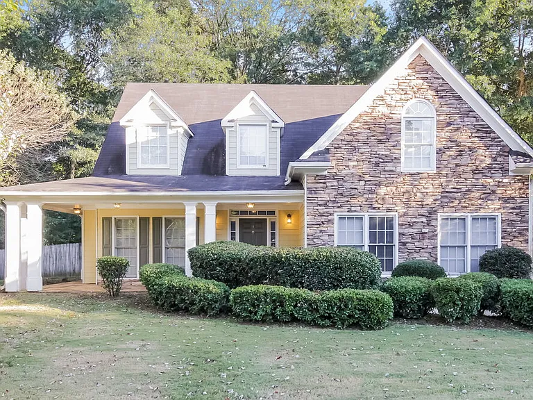 37 Winter Park Ln — Photo 1