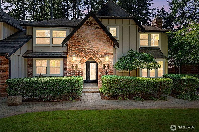 2nd image of 12222 Gravelly Lake Drive SW