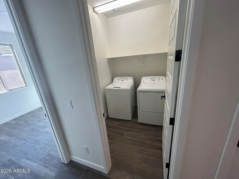 1626 E Evelyn St — Photo 9