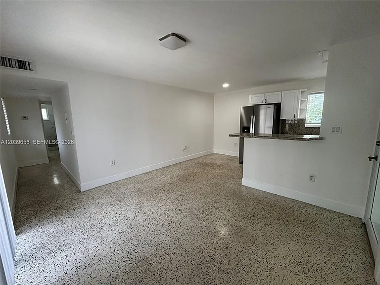 458 E 31st St #4 — Photo 3