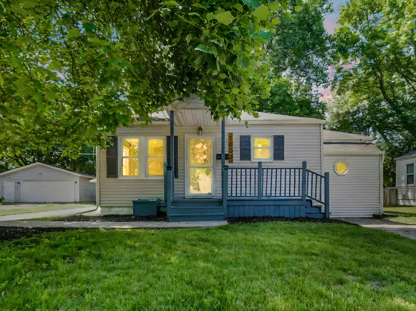 1006 Beech St, Valparaiso, IN 46383