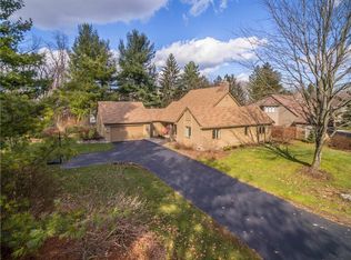 2 Touraine Ct, Pittsford, NY 14534