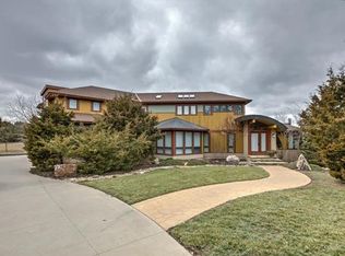 18540 Metcalf Ave, Stilwell, KS 66085