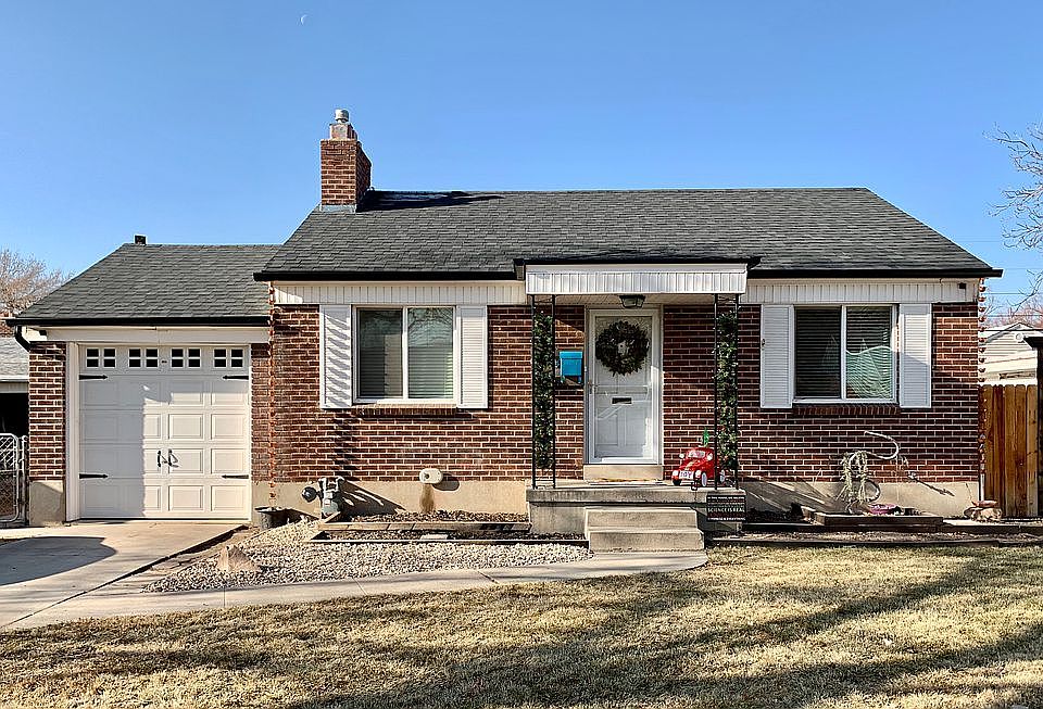1st image of 845 N Poinsettia Dr