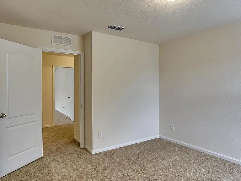 78 Bush Pl — Photo 9