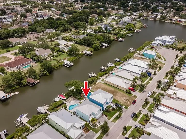 425 Bahama Grande Blvd — Photo 38