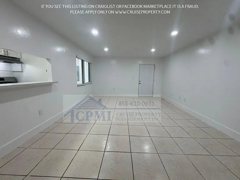 Casa Linda Apartments-3300 S Dixie Hwy — Photo 15
