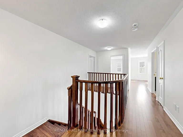 72 Middlecote Dr — Photo 20