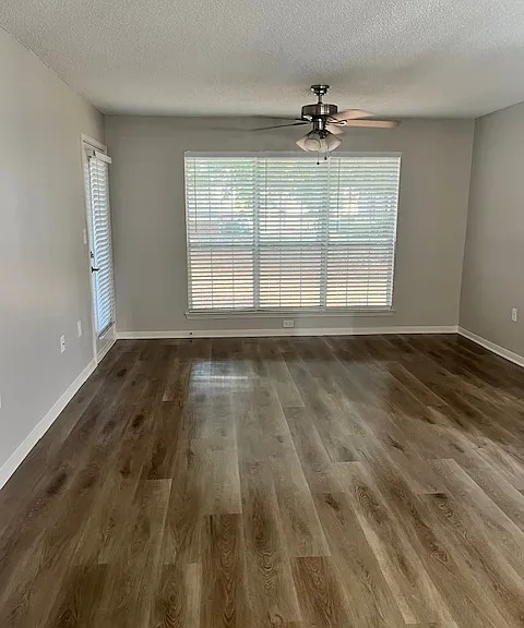 The Glen Apartments — Photo 33