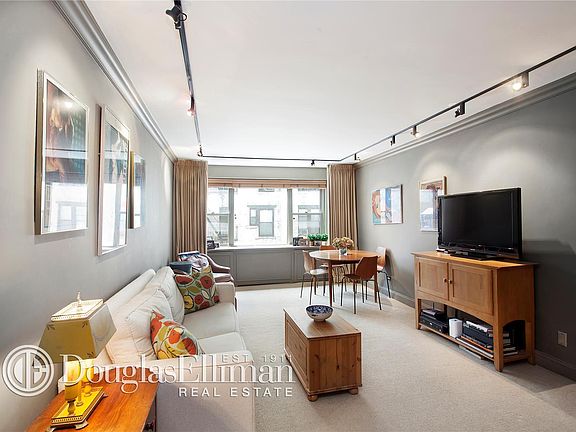 5th image of 420 E 72nd St APT 4F