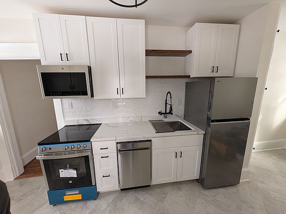 5th image of 2226 Windsor Ave SW #B