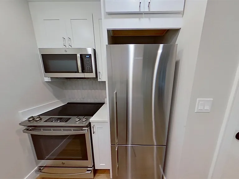 116 Warren St #2 — Photo 3