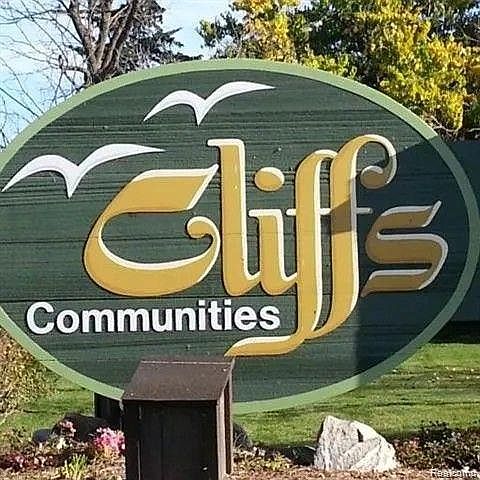 1st image of 808 Cliffs Dr APT 103F