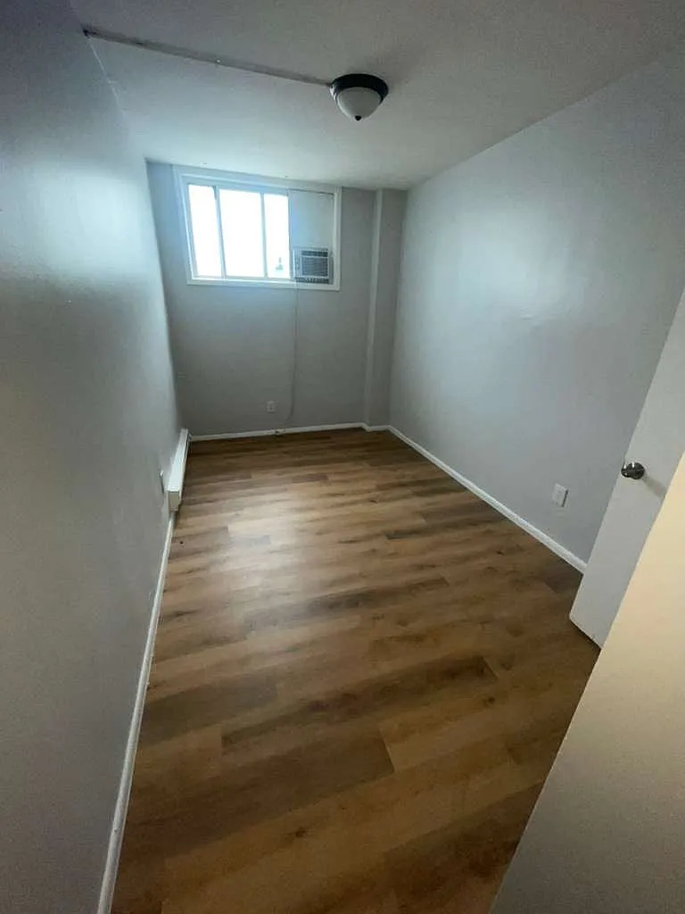 Building Photo - 77 Hope Ave #1F
