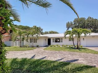 1867 Oleander St, Sarasota, FL 34239
