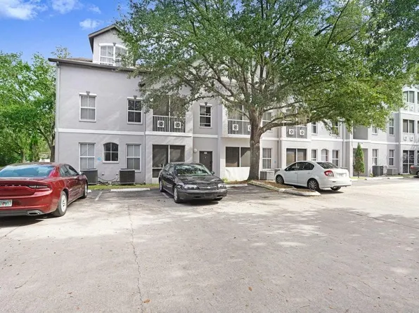 5032 Sunridge Palms Dr, Tampa, FL 33617