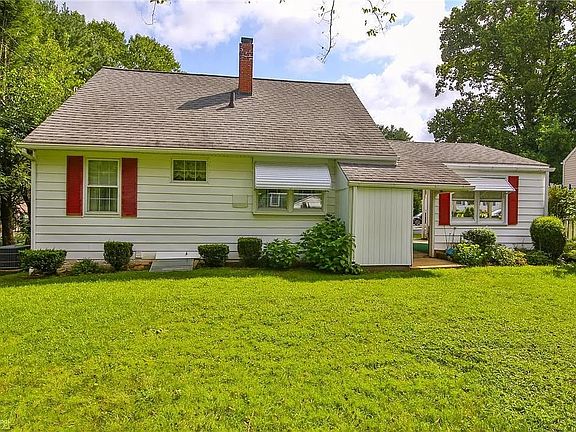 3rd image of 486 Willow Rd