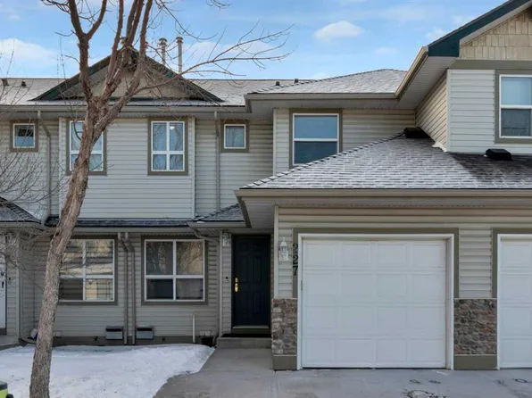 227 Harvest Gold Pl NE, Calgary, AB T3K 4Y1