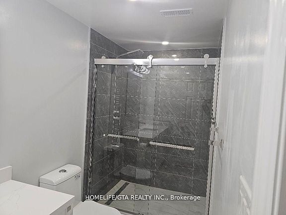 4th image of 122 Ravenscroft Rd #Basement