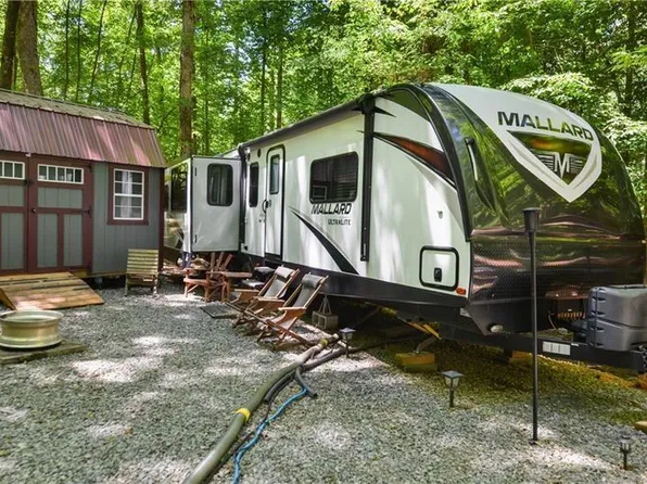 286 26th St, Ellijay, GA 30540