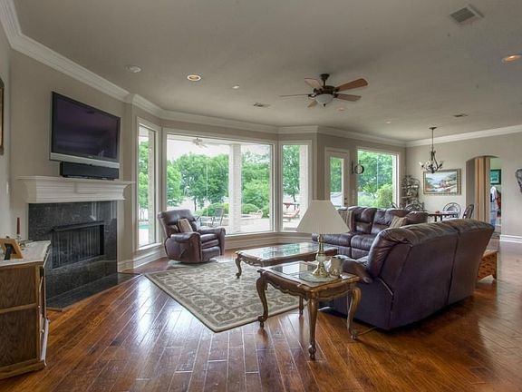 5th image of 6016 Lakeside Dr
