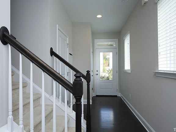 4th image of 190 Manordale Dr