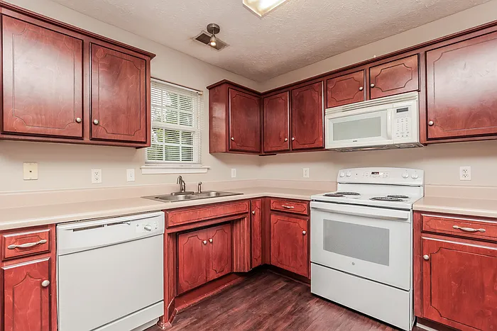 534 Wildwood Dr — Photo 9