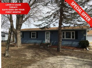 5 Sunny Hill Dr, Orion, IL 61273
