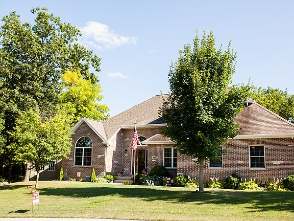 2nd image of 1037 Lakewood Dr