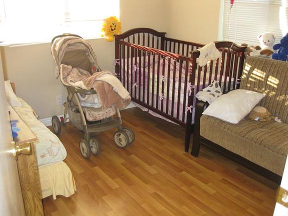 2nd image of 11634 Victory Blvd Unit 1