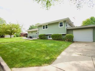 201 S Margaret St, Joliet, IL 60436
