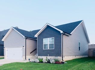 518 Sourwood Dr, Clarksville, TN 37042