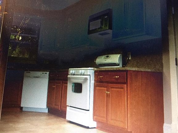 3rd image of 20 Locust Ave