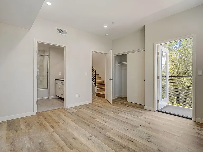 834 N June St #834 — Photo 10