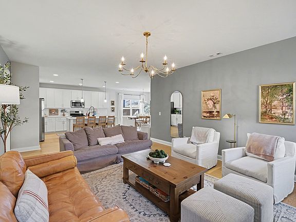 4th image of 602 Oakvale Ln