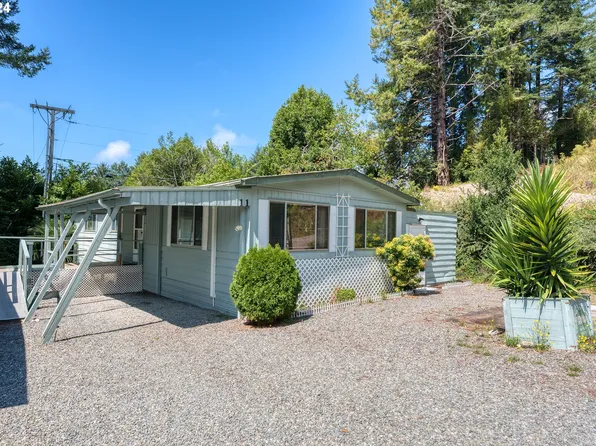 98041 Hallway Rd Space 11, Brookings, OR 97415