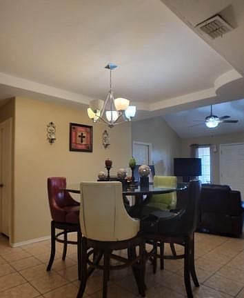 2nd image of 1106 E San Pedro St