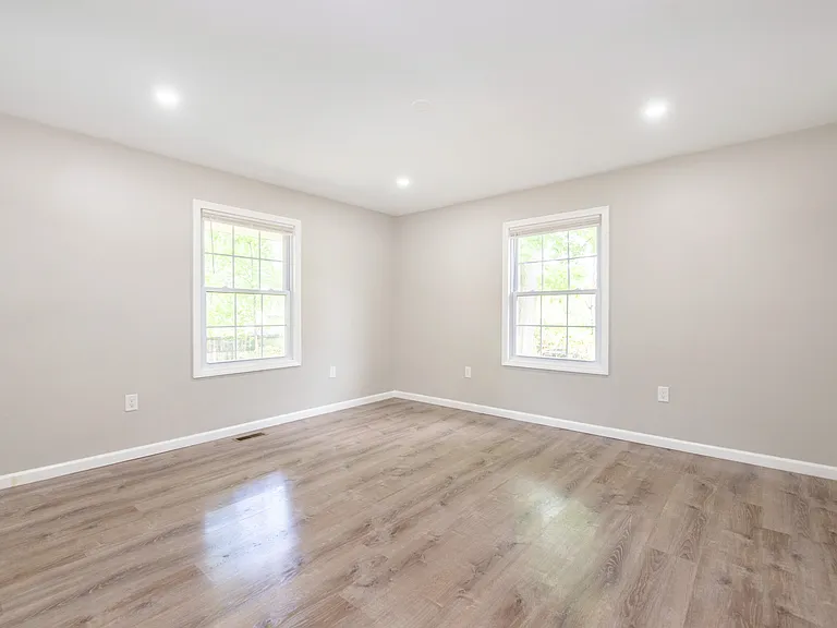 8 Wilcox Ave — Photo 9