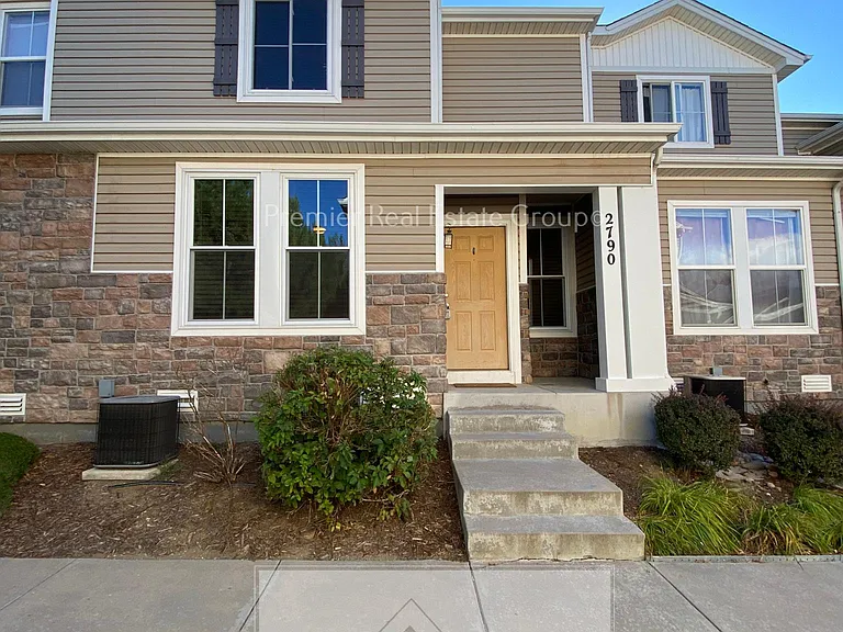 2790 Tumblewood Grv #1 — Photo 1