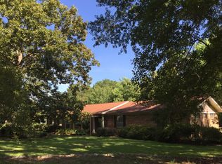 108 Richwood Dr, Hattiesburg, MS 39402