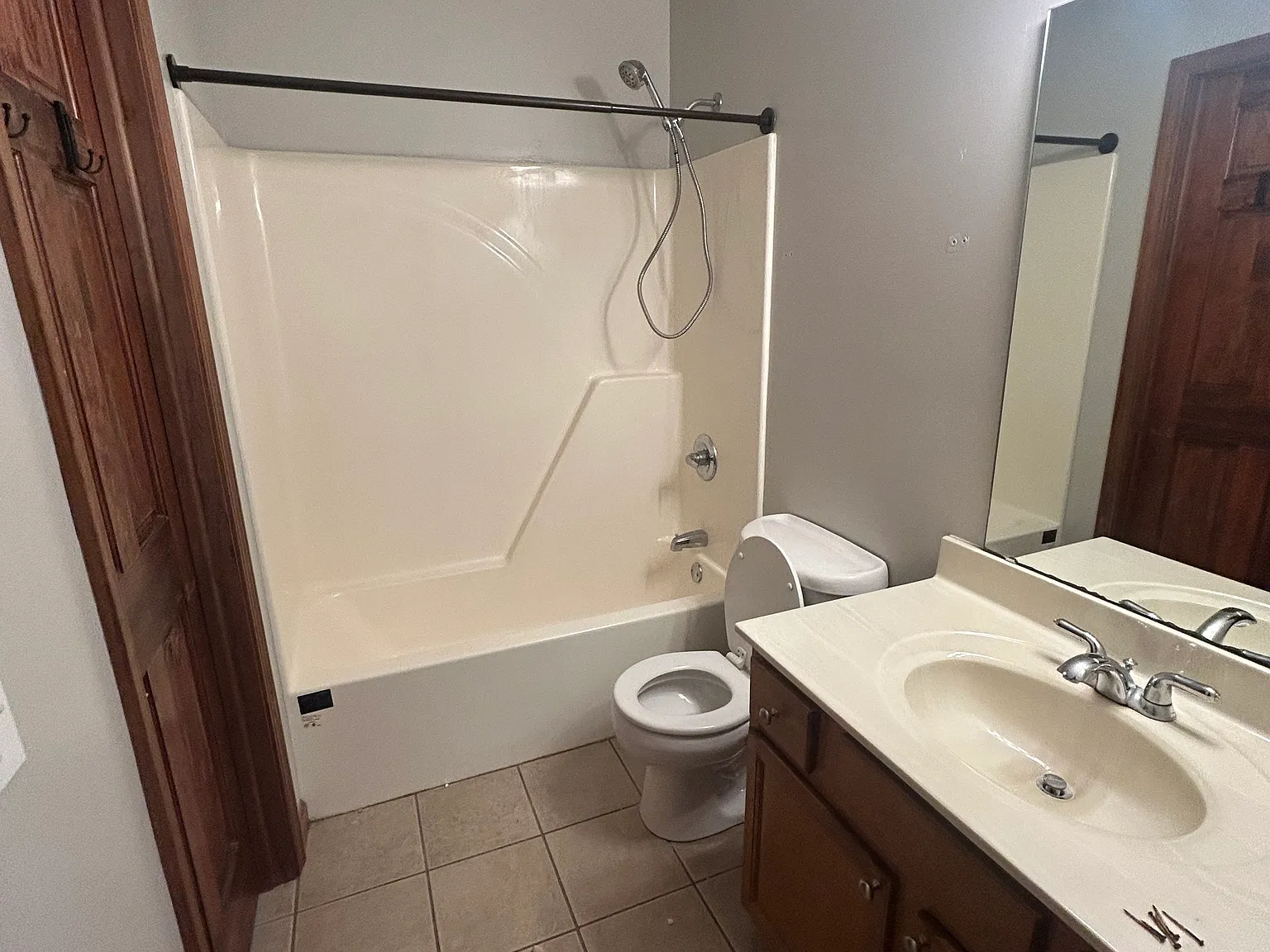 3 bed, 1098 sqft, $1,500 — Photo 2