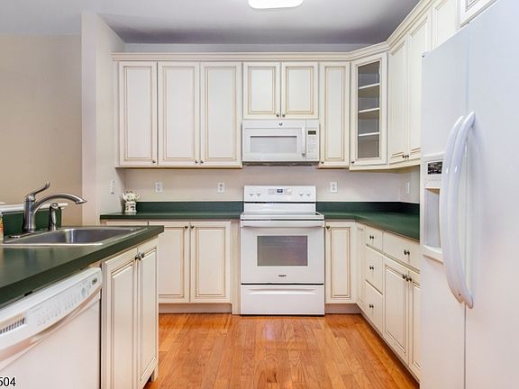 4th image of 67 Ridgeview Ln