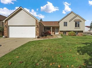 3703 Alderdale Dr, Sterling Heights, MI